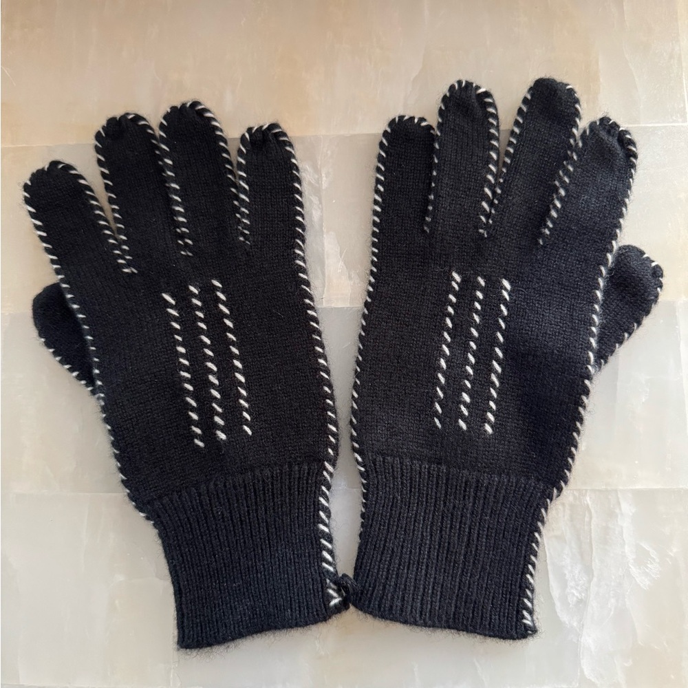 Meg Cohen 100% Cashmere Black Gloves with White Stitching O/S and NWT